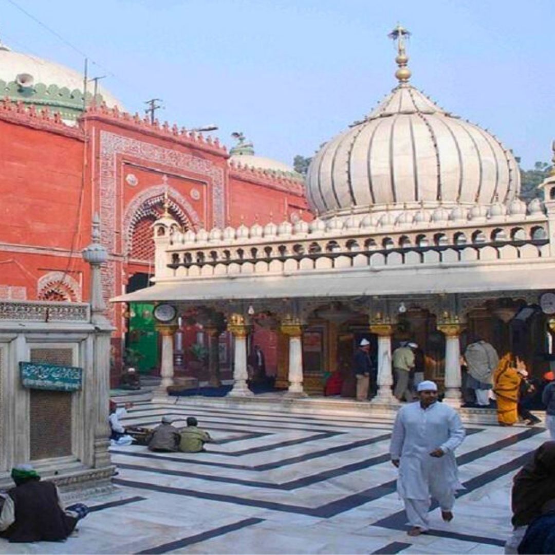 Nizamuddin Dargah Diwali Controversy