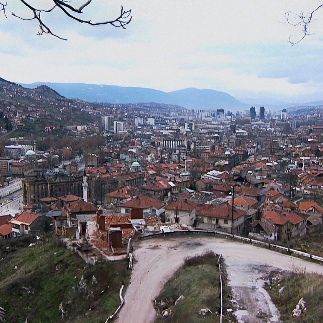 Human Safaris in Sarajevo: The Dark Side of War Tourism During the Bosnian Siege